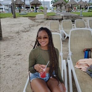 Meet your Posher, Jaelin